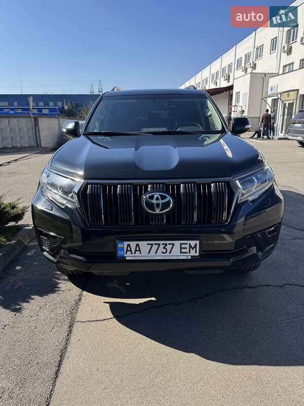 2022 toyota land cruiser prado 150