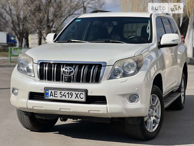 2010 toyota land cruiser