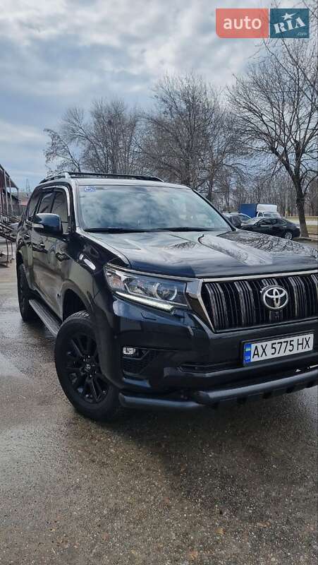 2021 toyota land-cruiser-150