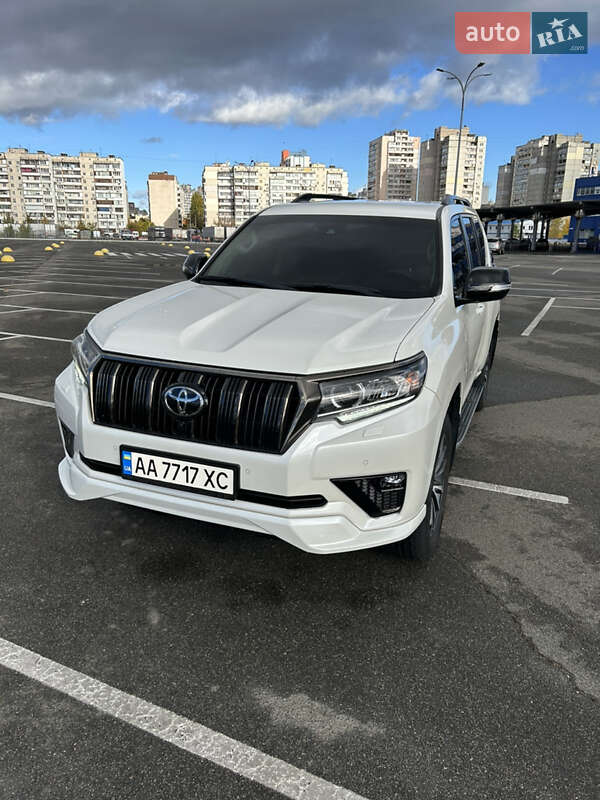 2021 toyota land cruiser prado