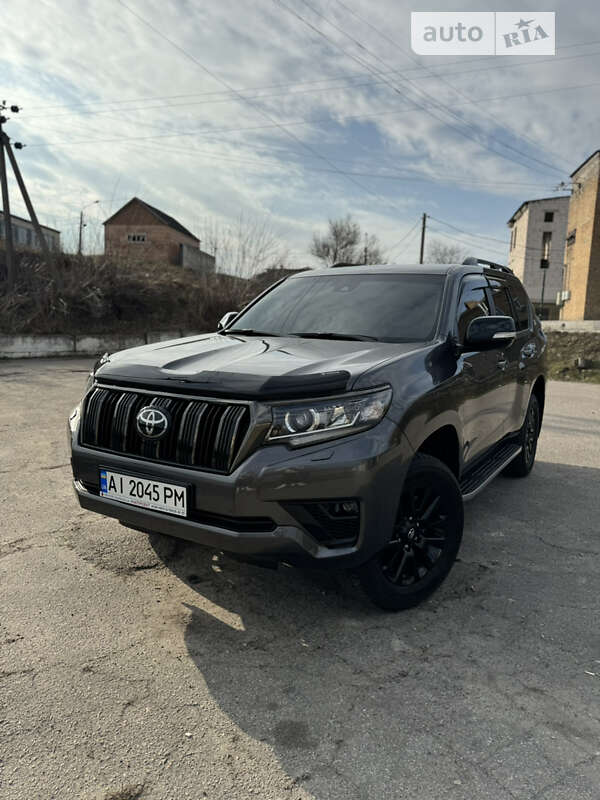 2021 toyota land cruiser prado