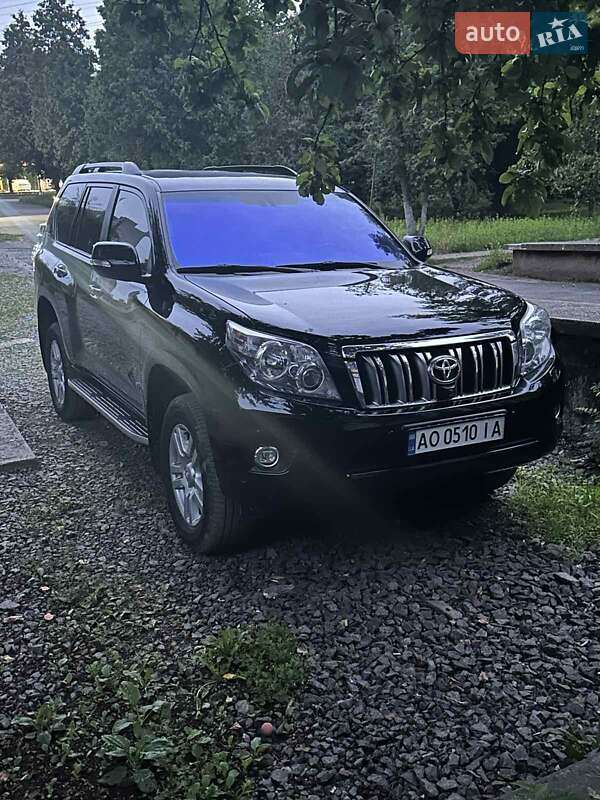 2011 toyota land cruiser 150