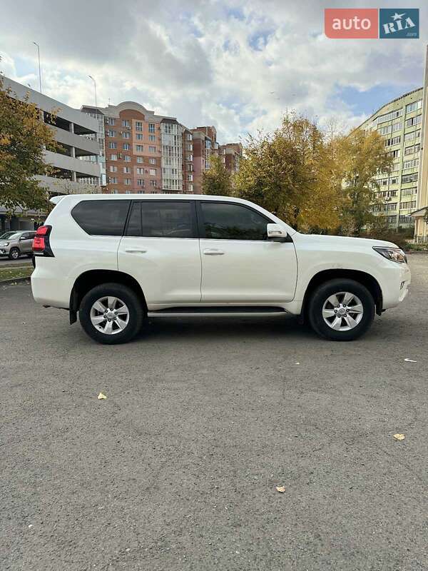 2020 toyota land cruiser prado