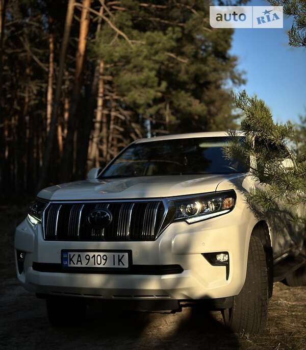 2018 toyota land cruiser 150