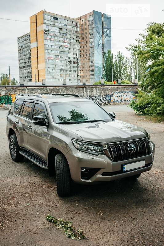 2021 toyota land cruiser prado 150