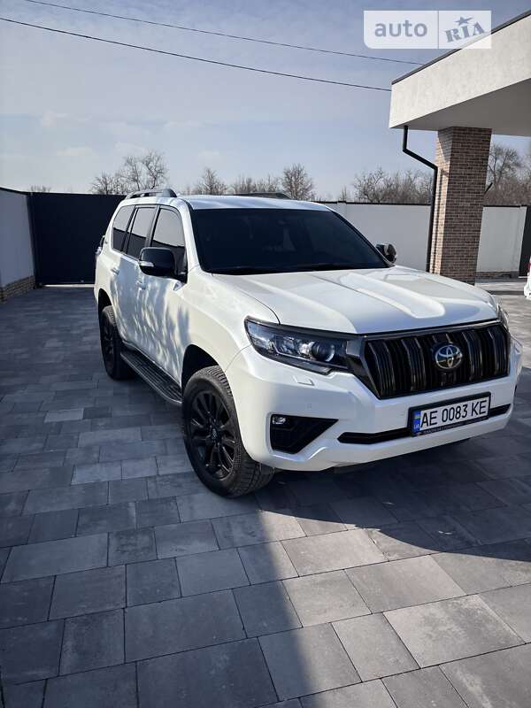 2022 toyota land cruiser prado 150