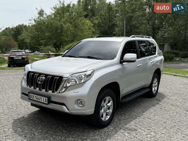 2012 toyota land cruiser prado