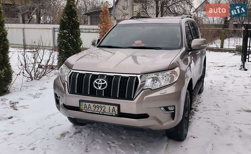 2019 toyota land cruiser prado