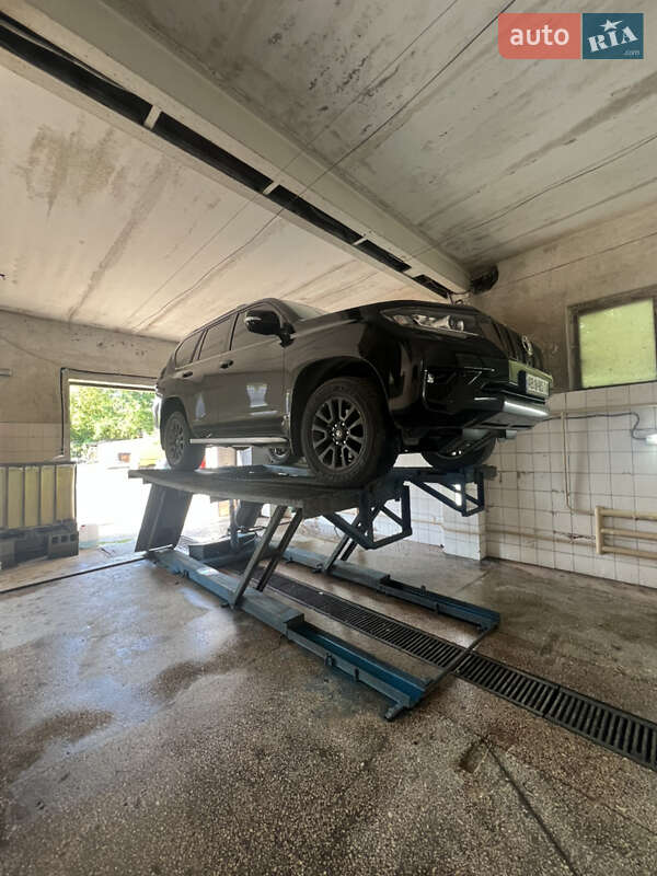 2021 toyota land cruiser prado
