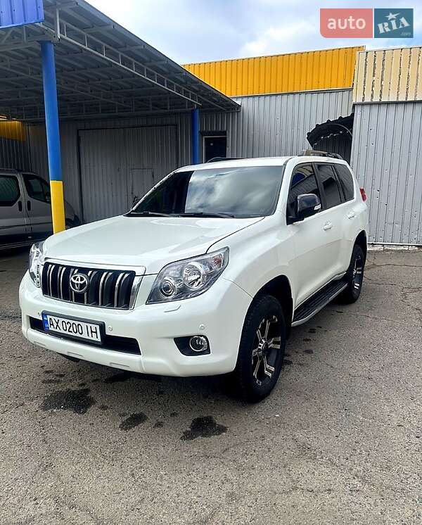 2010 toyota land cruiser