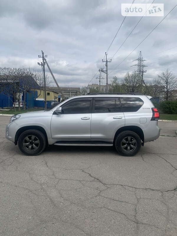 2010 toyota land cruiser prado