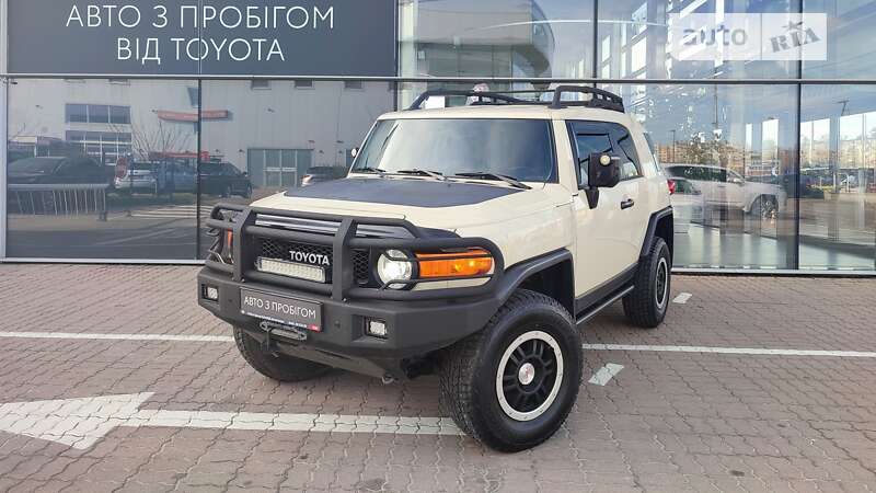 2010 toyota fj cruiser