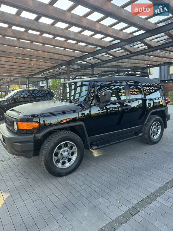2011 toyota fj cruiser