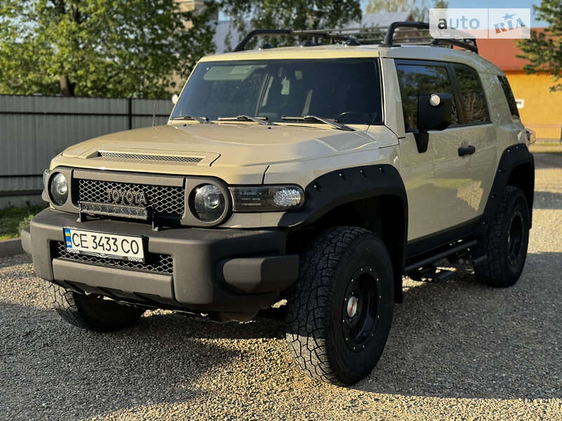 2010 toyota fj cruiser