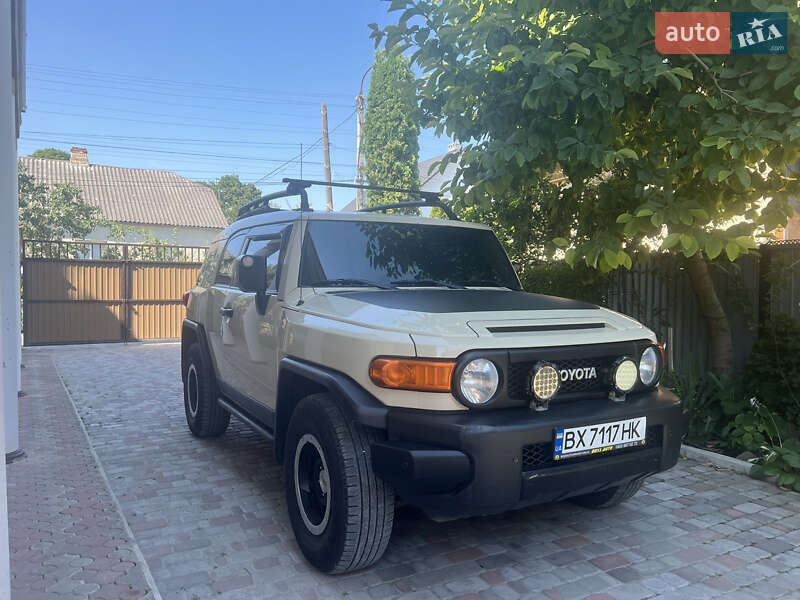 2011 toyota fj cruiser