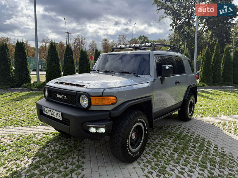 2012 toyota fj cruiser