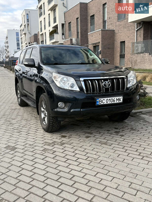 2013 toyota land cruiser prado