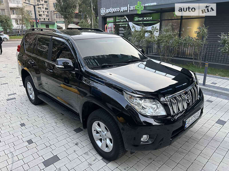 2010 toyota land cruiser