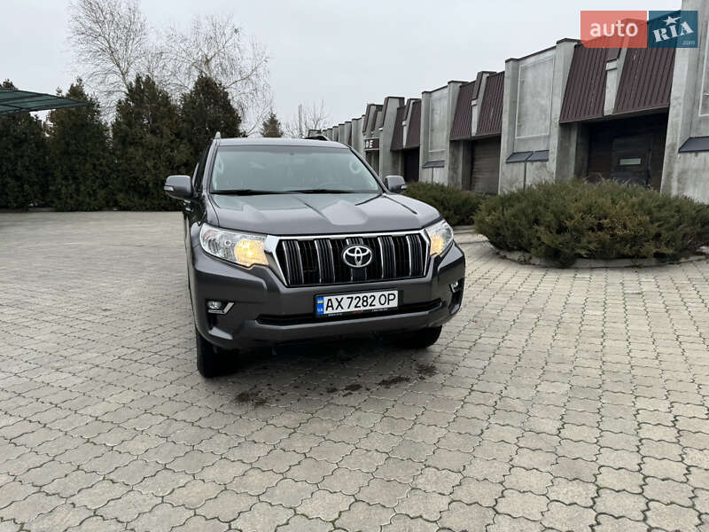 2018 toyota land cruiser prado