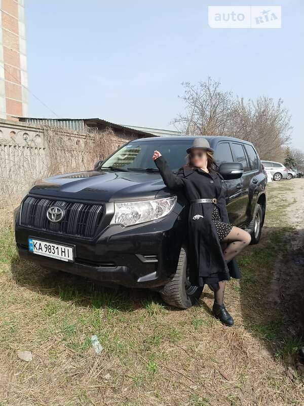 2018 toyota land cruiser 150