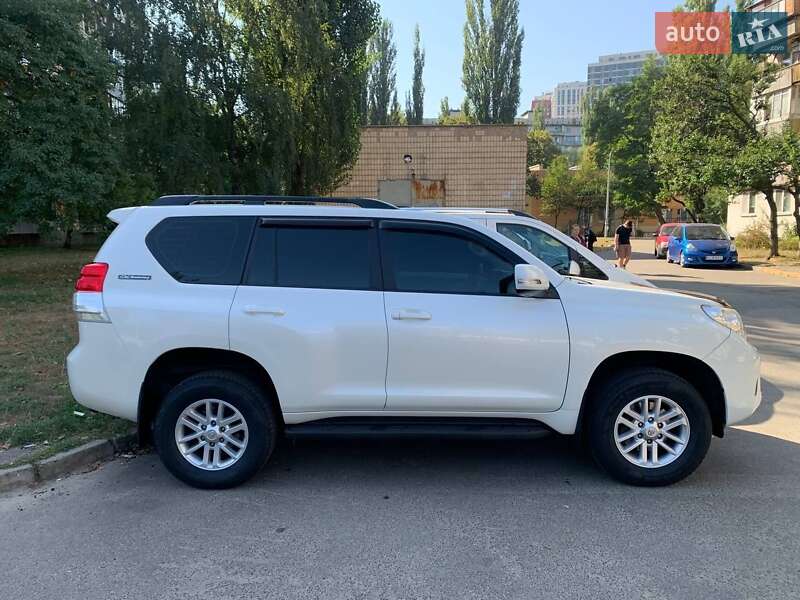 2012 toyota land cruiser