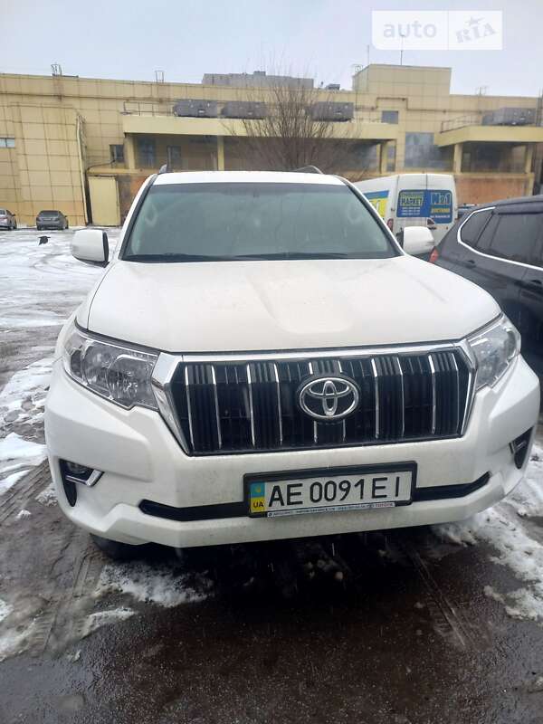 2019 toyota land cruiser prado