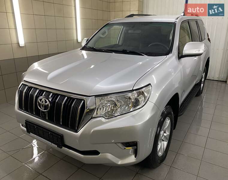 2018 toyota land cruiser 150