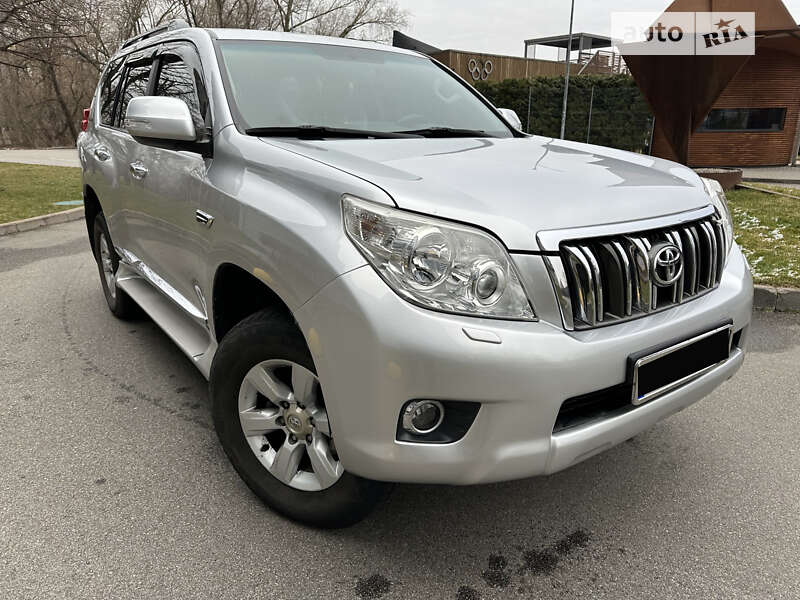 2011 toyota land cruiser