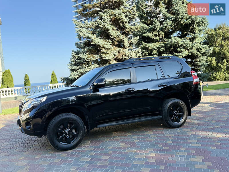 2016 toyota land cruiser