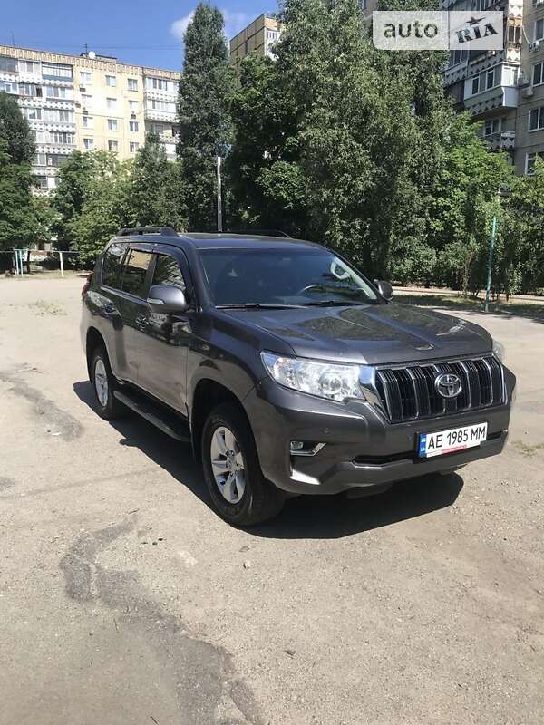 2018 toyota land cruiser 150
