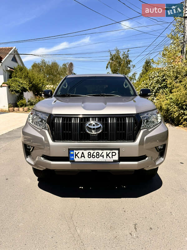 2018 toyota land cruiser prado