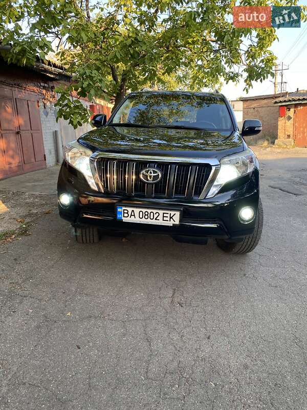 2013 toyota land-cruiser