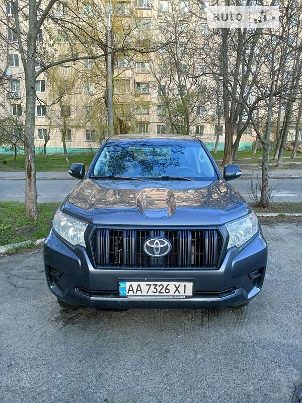2019 toyota land cruiser prado