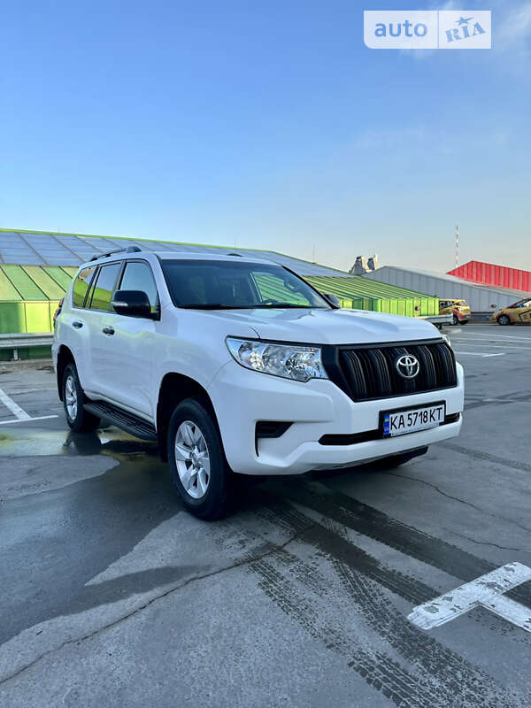 2019 toyota land cruiser 150