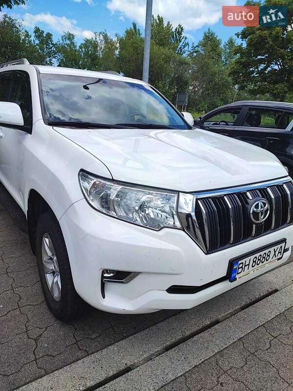 2018 toyota land cruiser prado