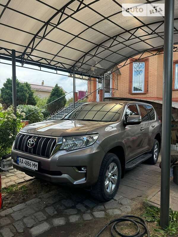 2018 toyota land cruiser 150