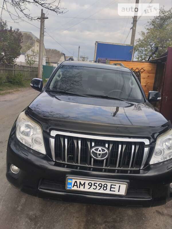 2012 toyota land cruiser prado