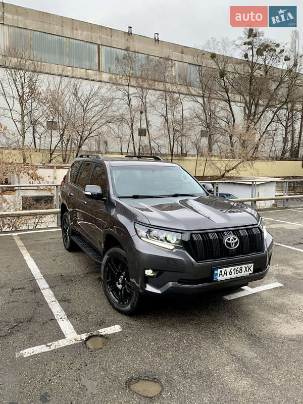 2019 toyota land cruiser 150