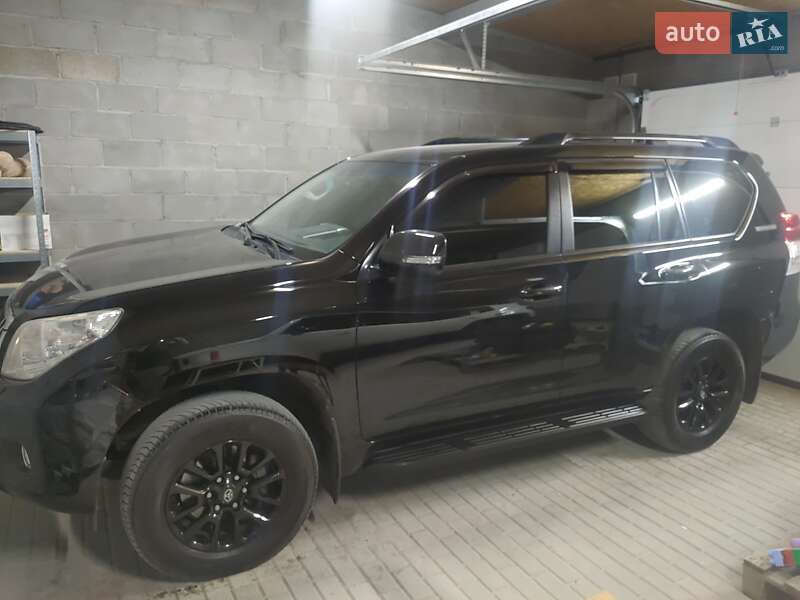 2012 toyota land cruiser