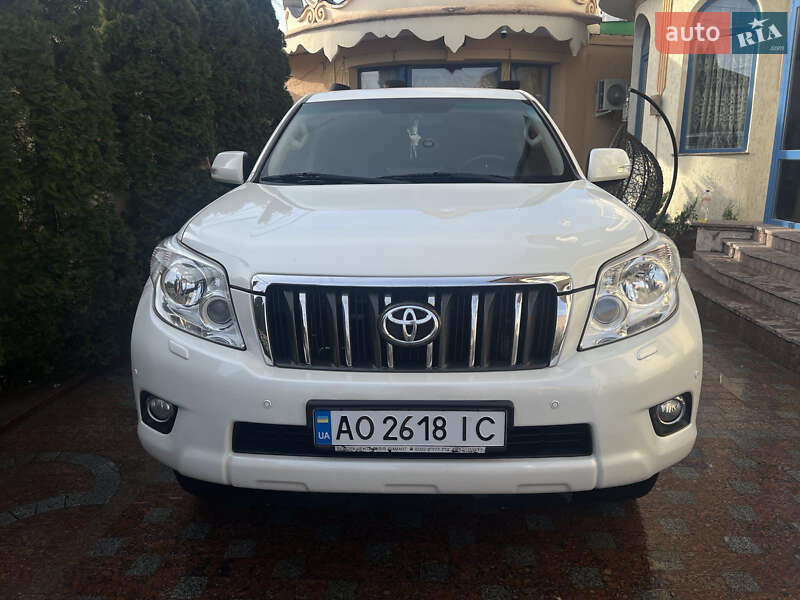 2012 toyota land cruiser