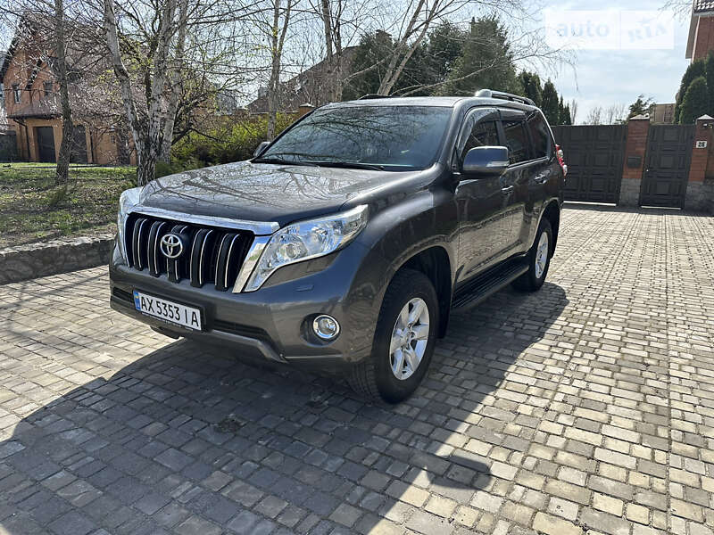 2017 toyota land cruiser 150