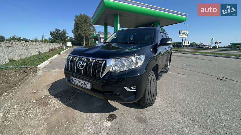2018 toyota land cruiser 150