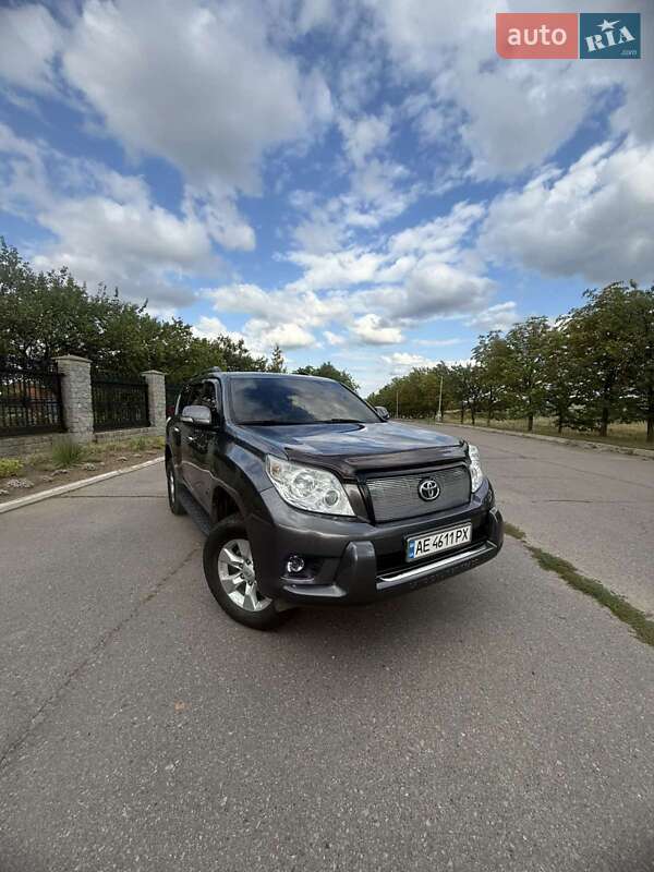 2010 toyota land cruiser