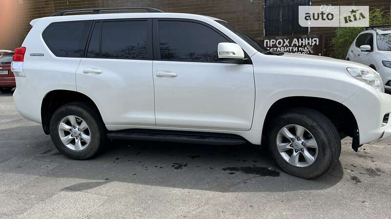2010 toyota land cruiser prado