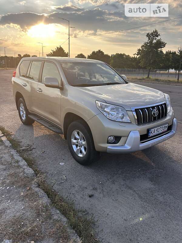 2010 toyota land cruiser prado