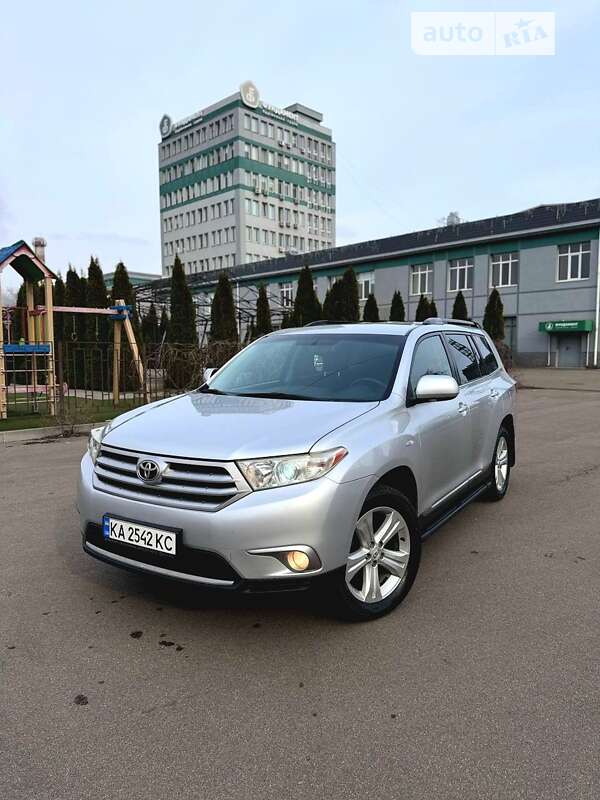 2011 toyota highlander