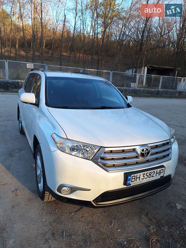 2011 toyota highlander