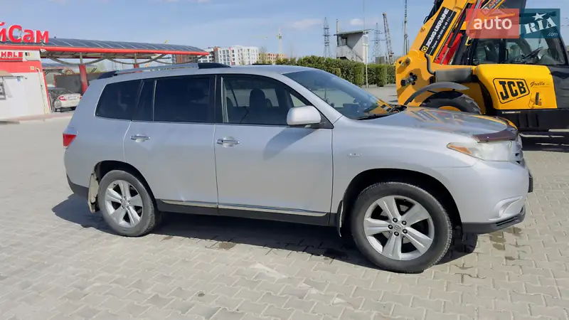 2011 toyota highlander