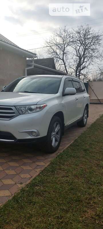 2011 toyota highlander
