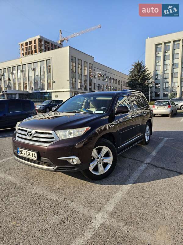 2011 toyota highlander